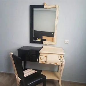 Beleri Aparthotel Himare
